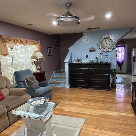 Colorful 3 Bedrooms Twin Home Near Center Philadelphia Bagian luar foto
