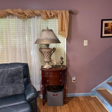 Colorful 3 Bedrooms Twin Home Near Center Philadelphia Bagian luar foto
